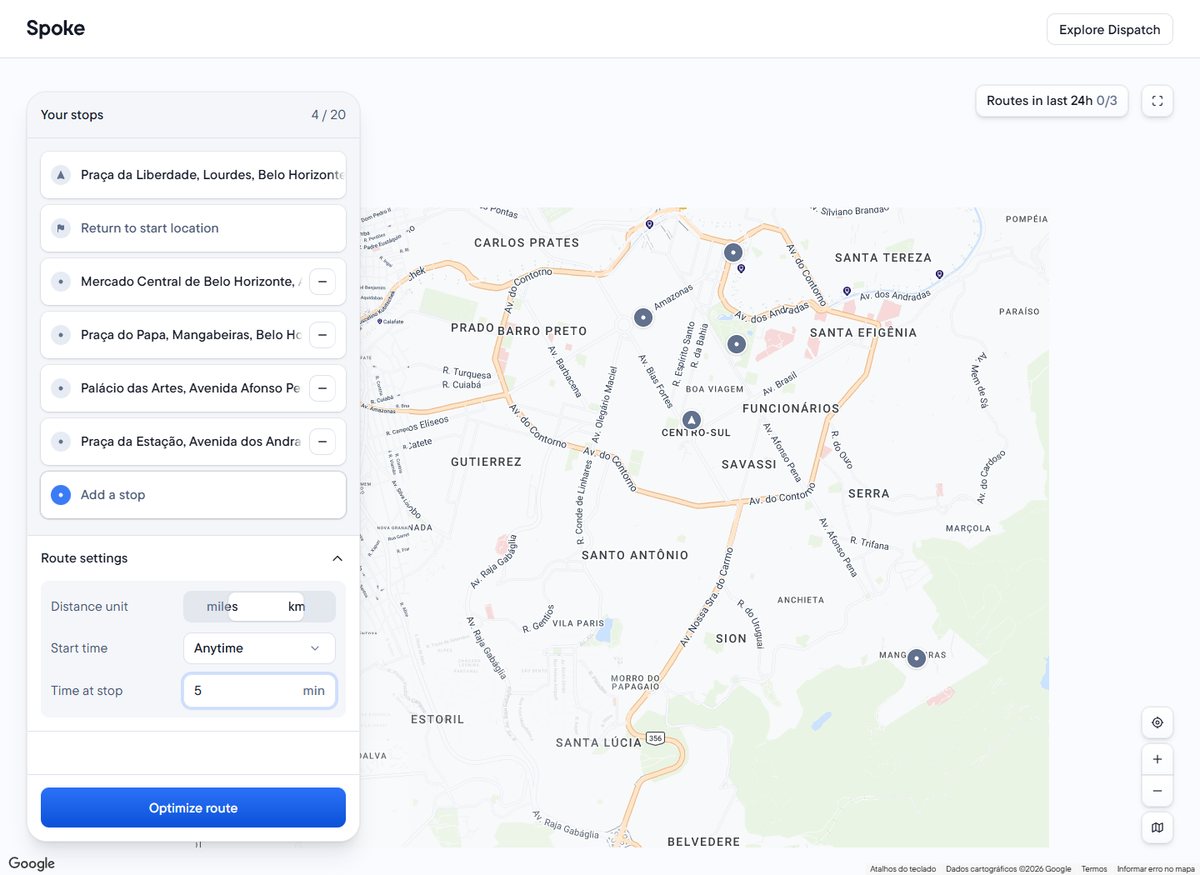 Spoke Free Delivery Planner com 4 paradas públicas de Belo Horizonte digitadas e a volta marcada para a Praça da Liberdade, antes de calcular a rota