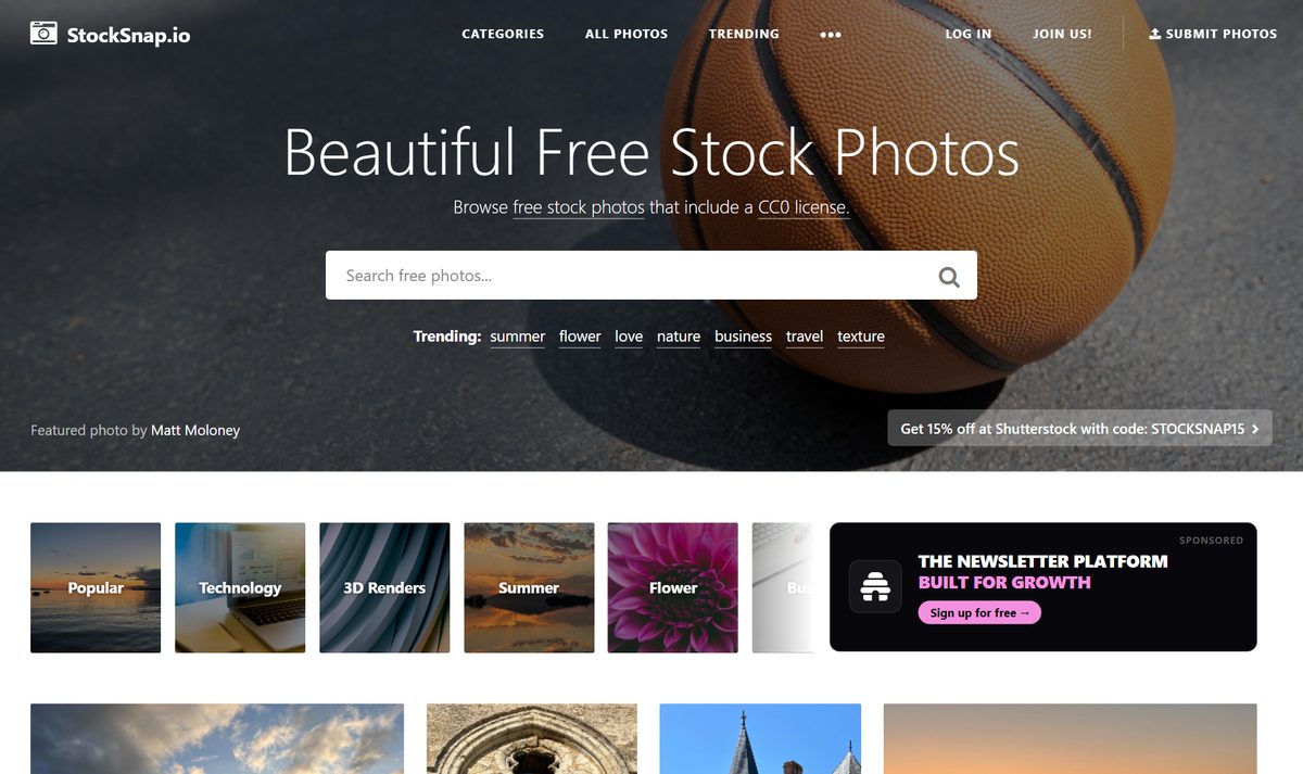 Site do StockSnap.io, banco de fotos grátis com licença livre, com a busca e as categorias de fotos